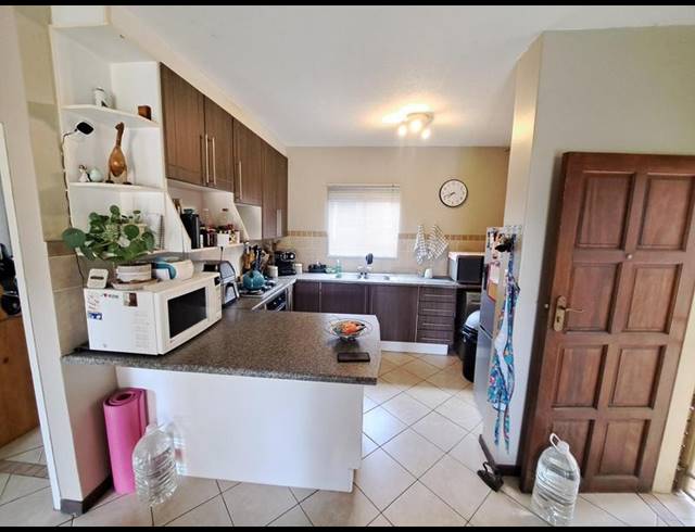 2 BEDROOM TOWNHOUSE FOR SALE IN MOOIKLOOF RIDGE ESTATE